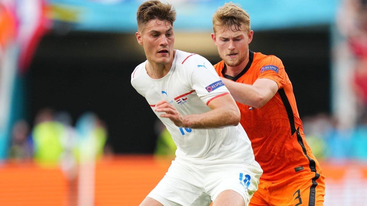 关于捷克淘汰西班牙，晋级之路蒙上阴影的信息