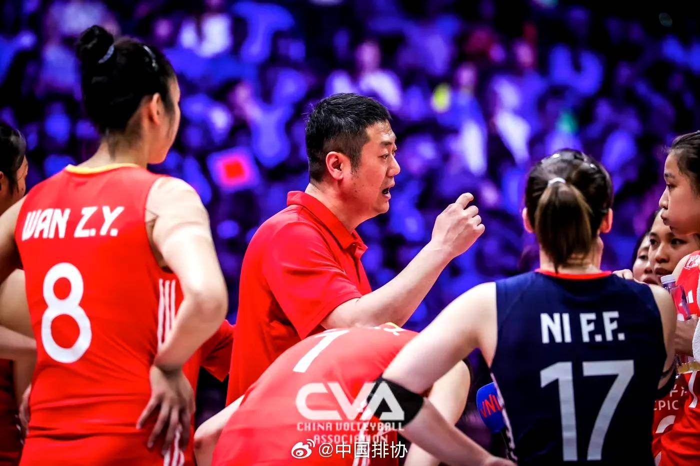 冲刺胜利，球员全力以赴争夺胜利的简单介绍