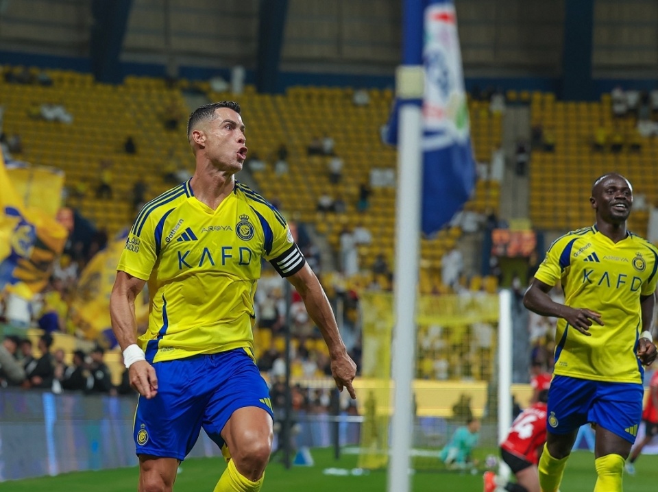 实力强队遭遇阻碍,难以取得胜利 实力强队遭遇阻碍,难以取得胜利