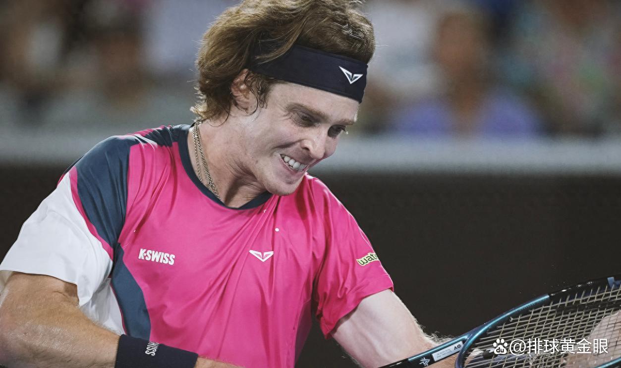 卢森堡选手在网球比赛中获得胜利 卢森堡选手在网球比赛中获得胜利