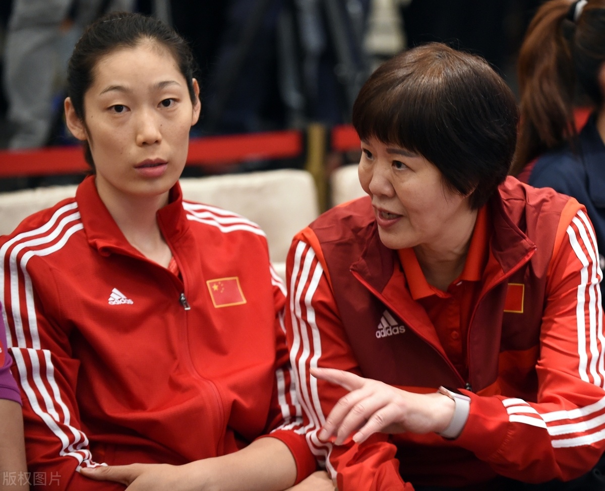 包含中国女排力挺郎平新年开始备战新一届亚运会，朱婷宣布退出日本联赛的词条