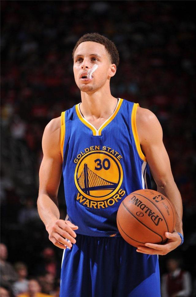 开云体育在线-CLG翻盘FPX，Canyon打出惊人五杀全球总决赛2:0（洛杉矶）