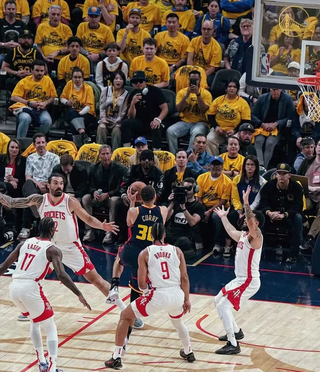 勇士遭遇四连败！季后赛形势堪忧的简单介绍