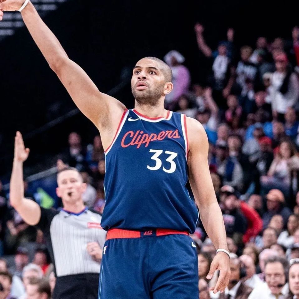 开云体育app-土耳其男篮鏖战步行者，巴图姆送出助攻