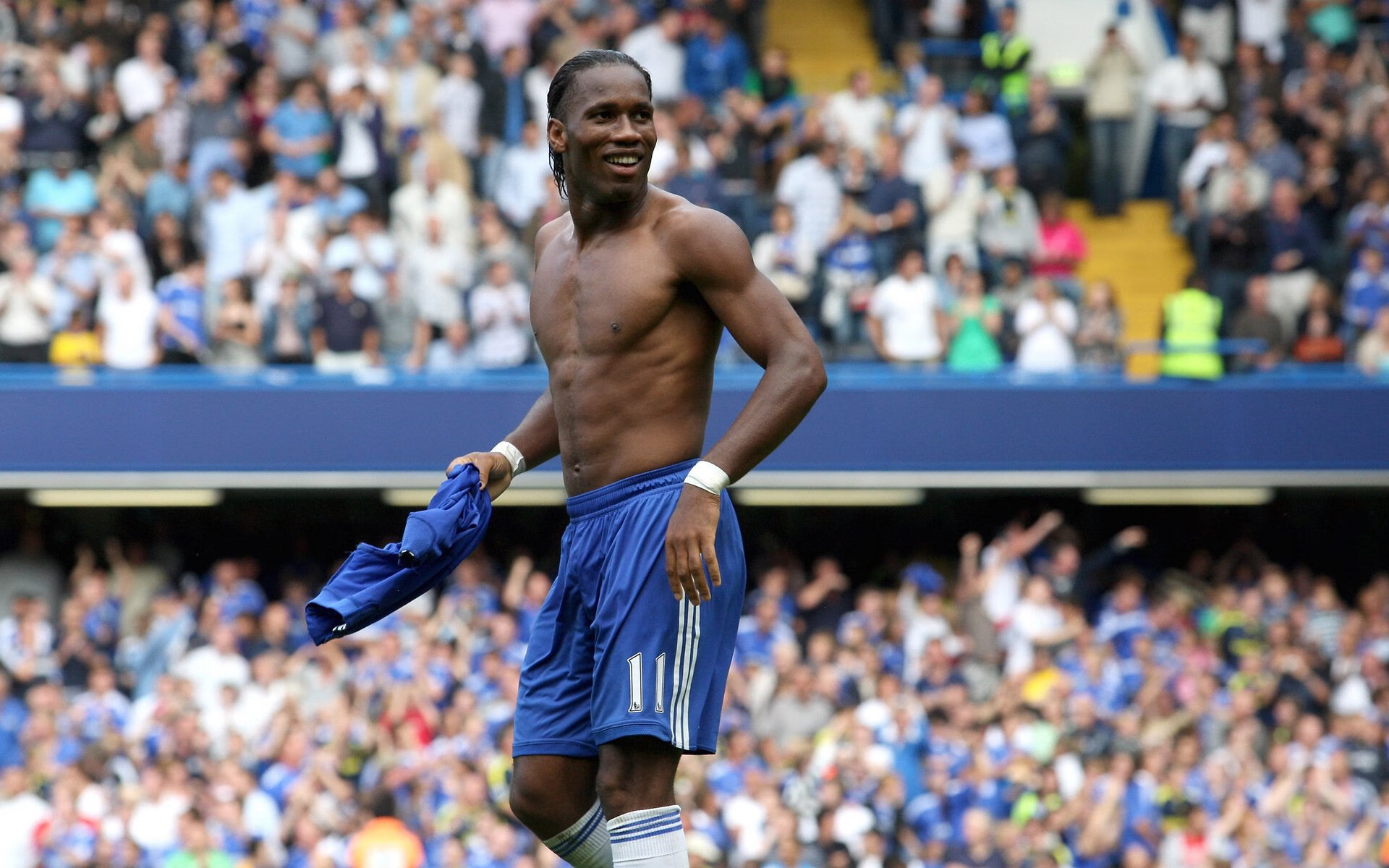 从能源战场到绿茵赛场，当资源外交与中场统治展现同一套胜利法则