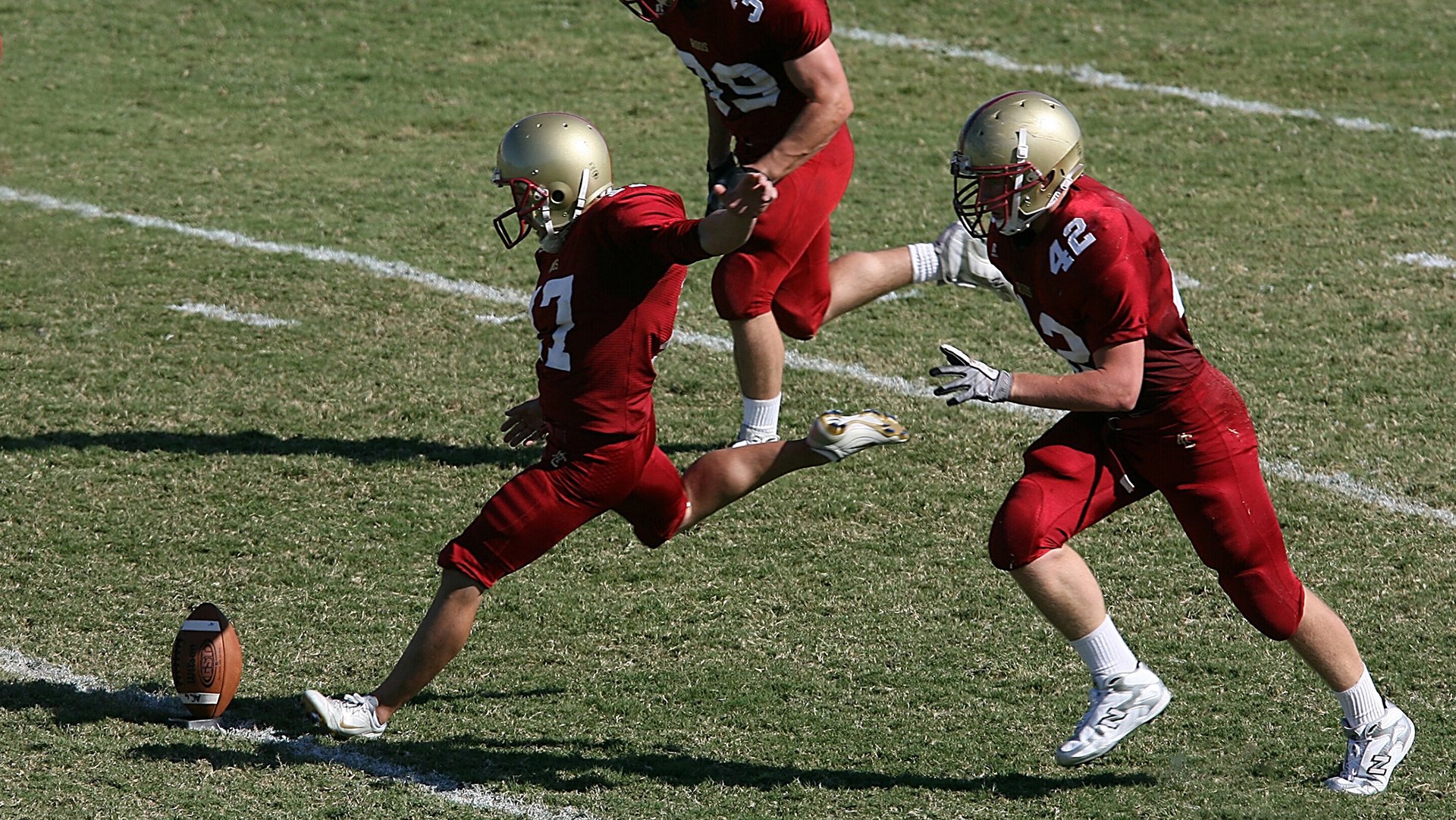 开云下载-绿茵无疆界，从安哥拉到那不勒斯，卡拉斯科们的跨国足球革命