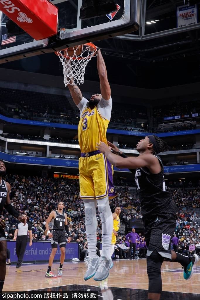 浓眉比赛走势一手掌控，国王生死战取胜太阳