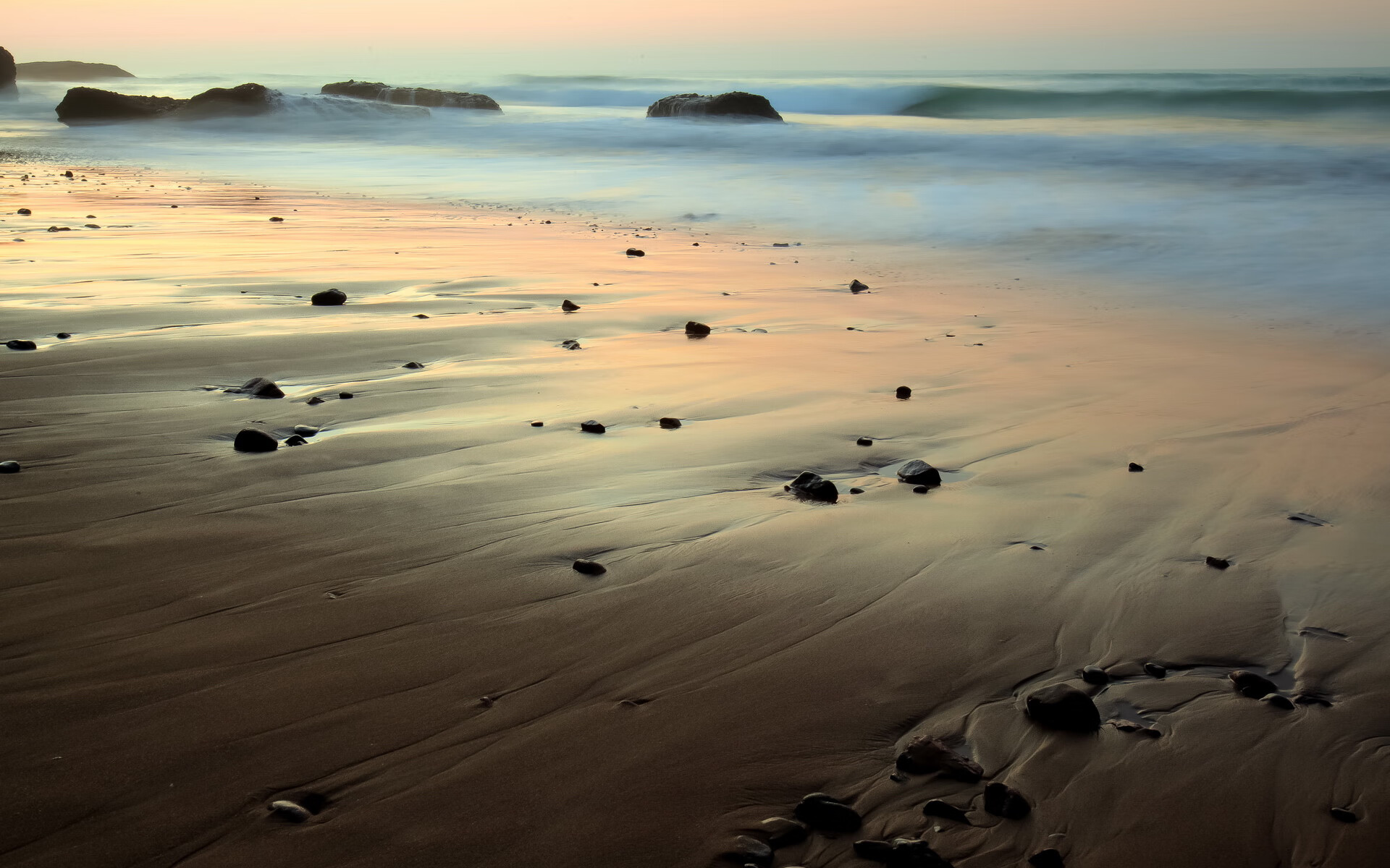 阿拉巴魔术师般统治全场，阿尔及利亚友谊赛狂胜黄色潜水艇