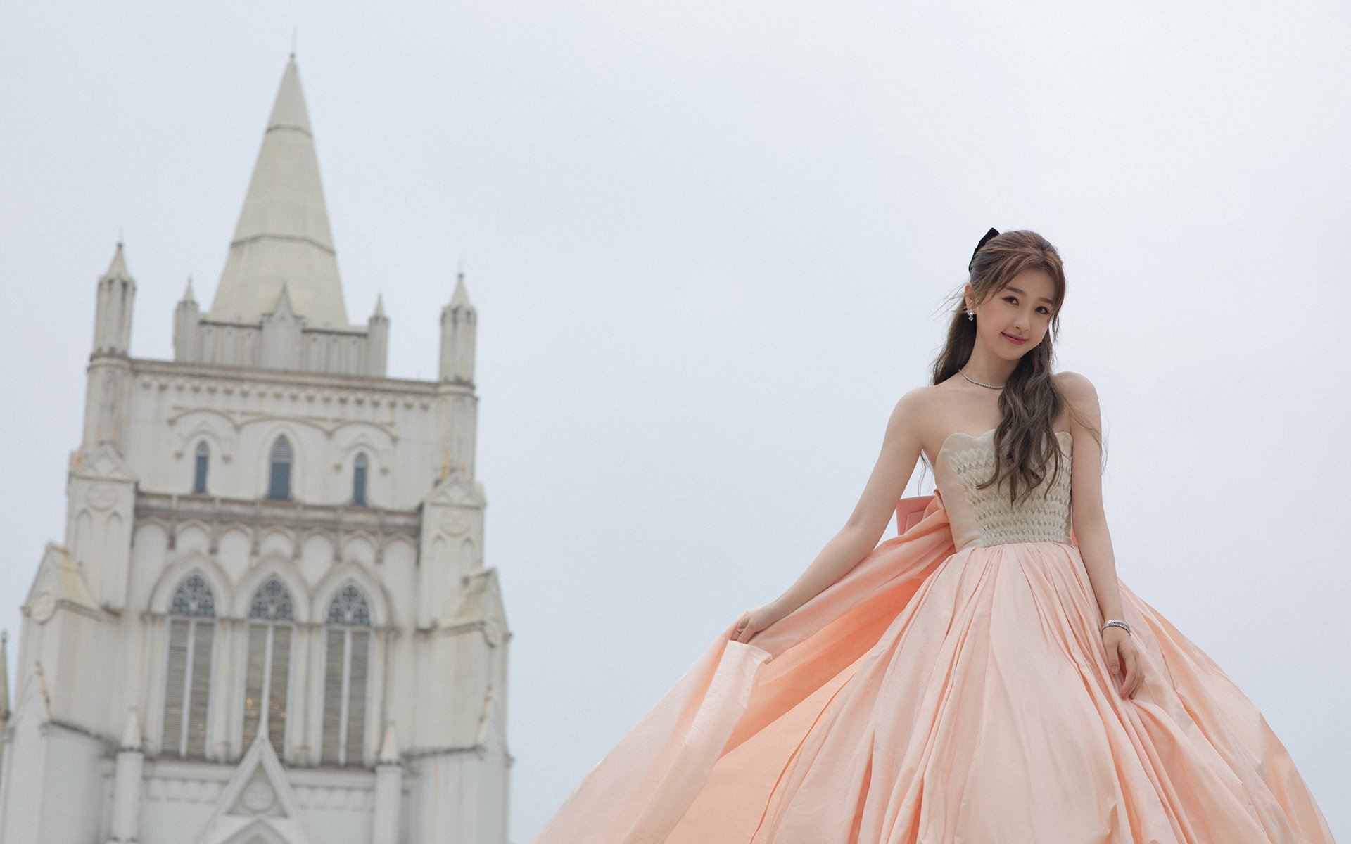 双星闪耀时刻,勇士压哨绝杀热火,拉文德比战主宰赛场